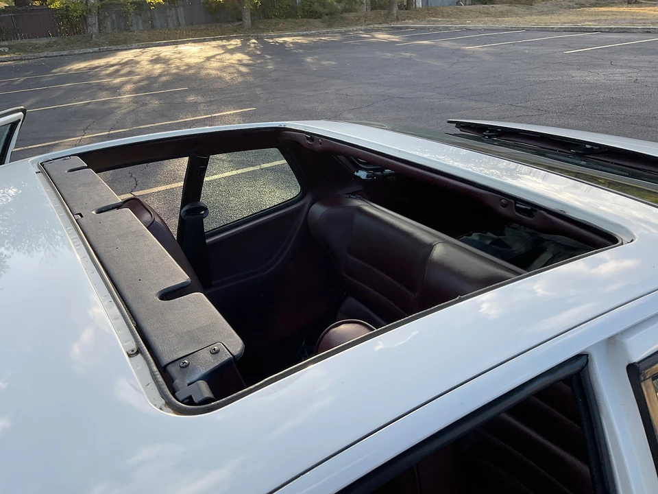 1986 Porsche 944 - Image 22 of 31