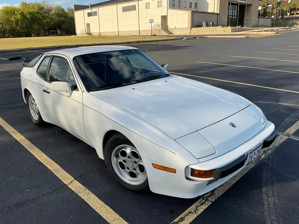 1986 Porsche 944 - Image 8 of 31