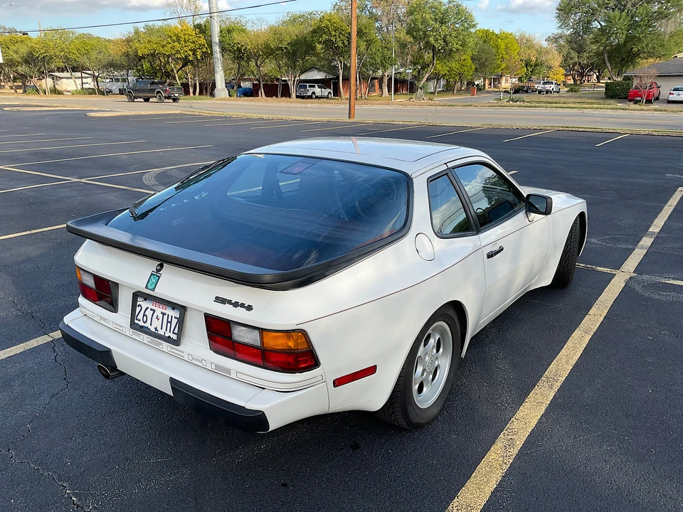 1986 Porsche 944 - Image 6 of 31