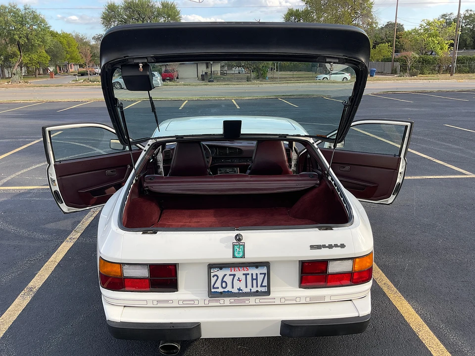 1986 Porsche 944 - Image 14 of 31