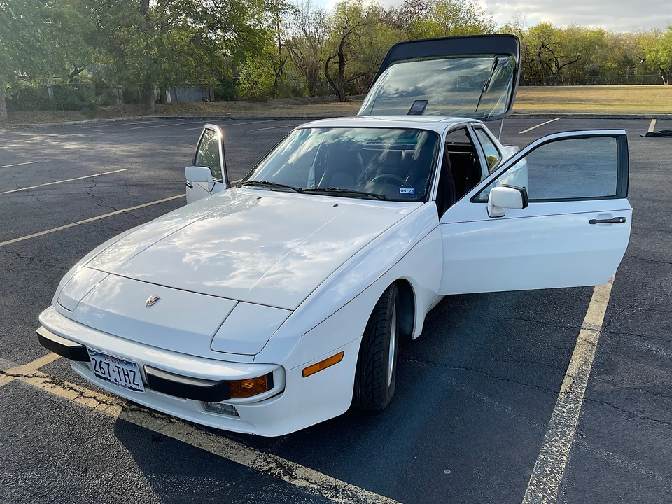 1986 Porsche 944 - Image 11 of 31