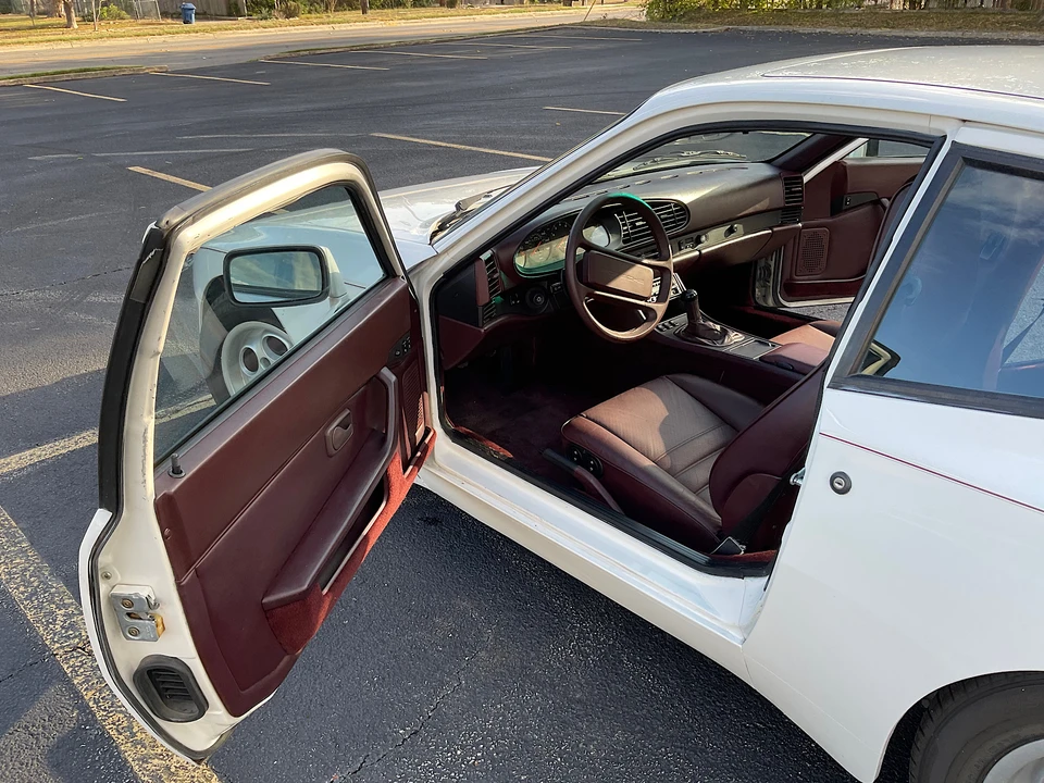 1986 Porsche 944 - Image 25 of 31