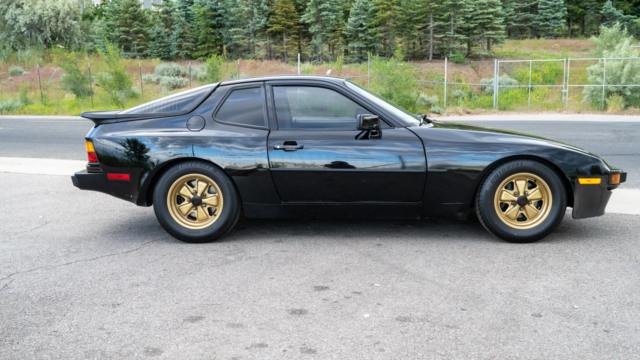 1986 Porsche 944 - Image 6 of 31