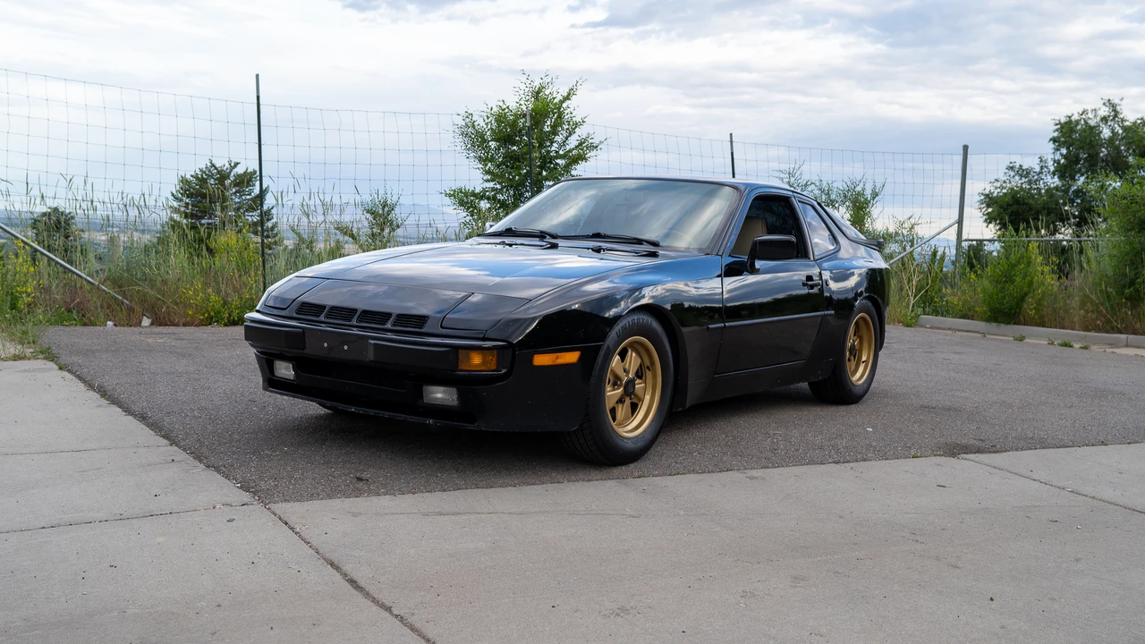 1986 Porsche 944 - Image 2 of 31