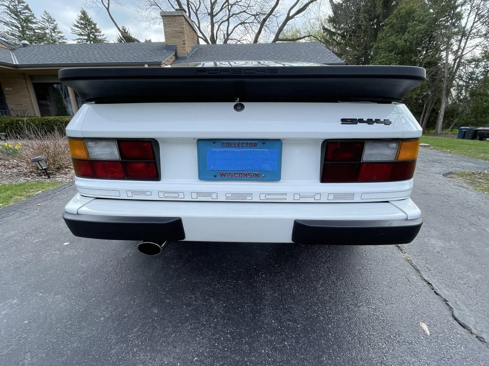 1986 Porsche 944 - Image 13 of 31