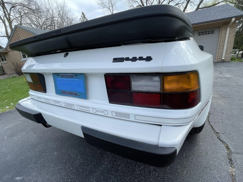 1986 Porsche 944 - Image 14 of 31