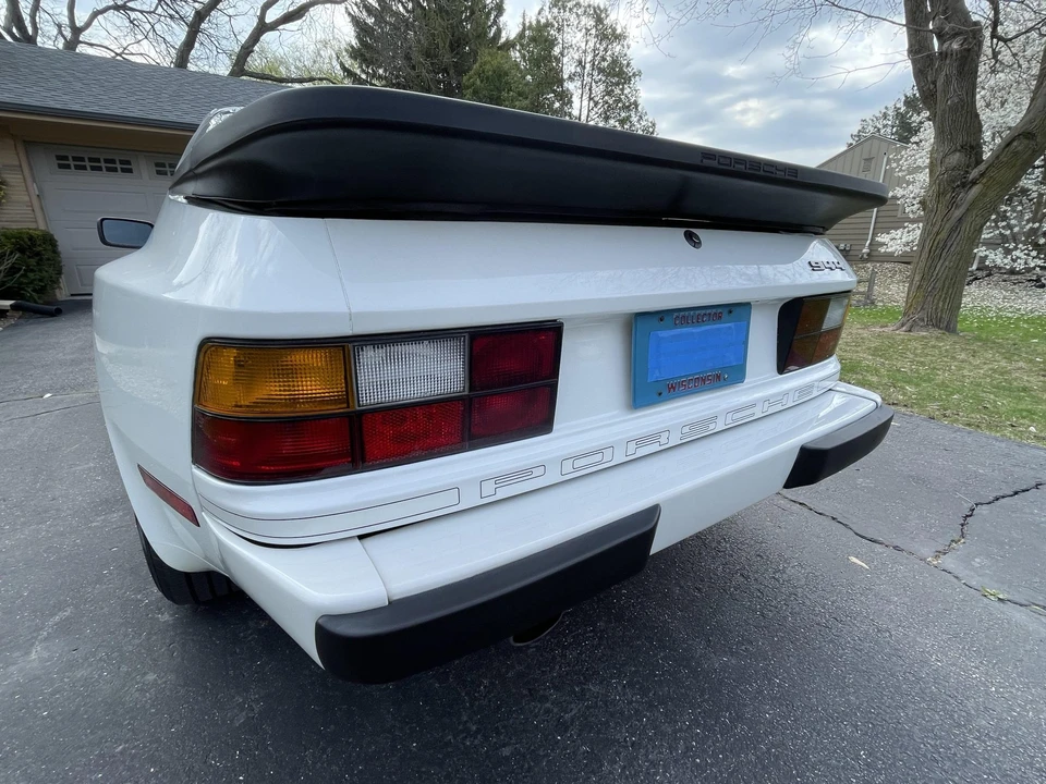 1986 Porsche 944 - Image 12 of 31