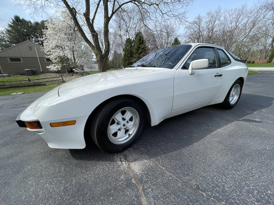 1986 Porsche 944 - Image 8 of 31