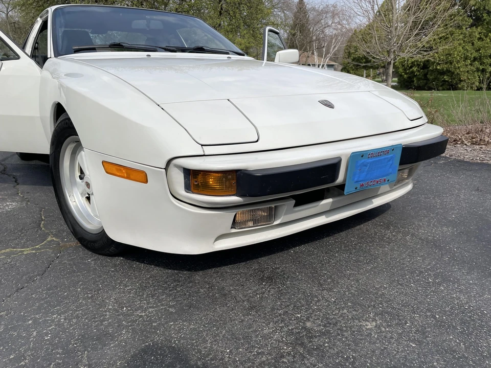 1986 Porsche 944 - Image 18 of 31