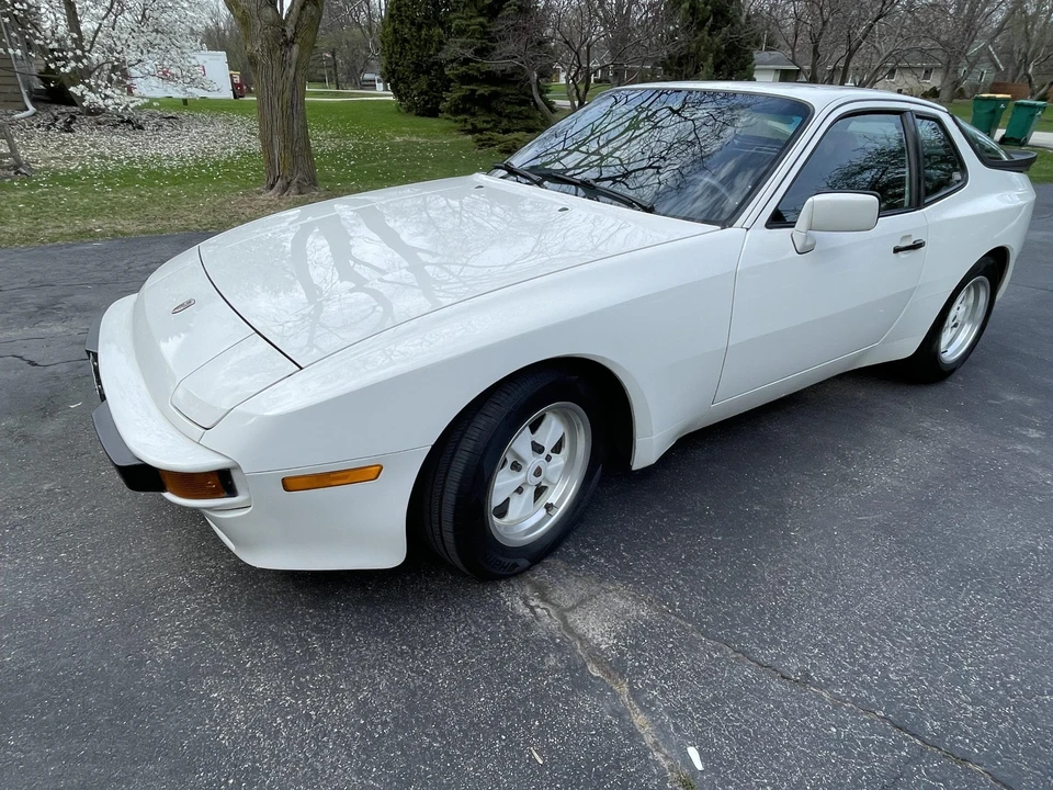 1986 Porsche 944 - Image 7 of 31