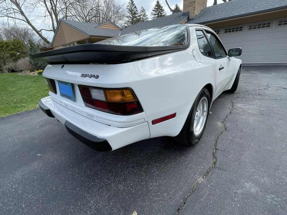 1986 Porsche 944 - Image 15 of 31