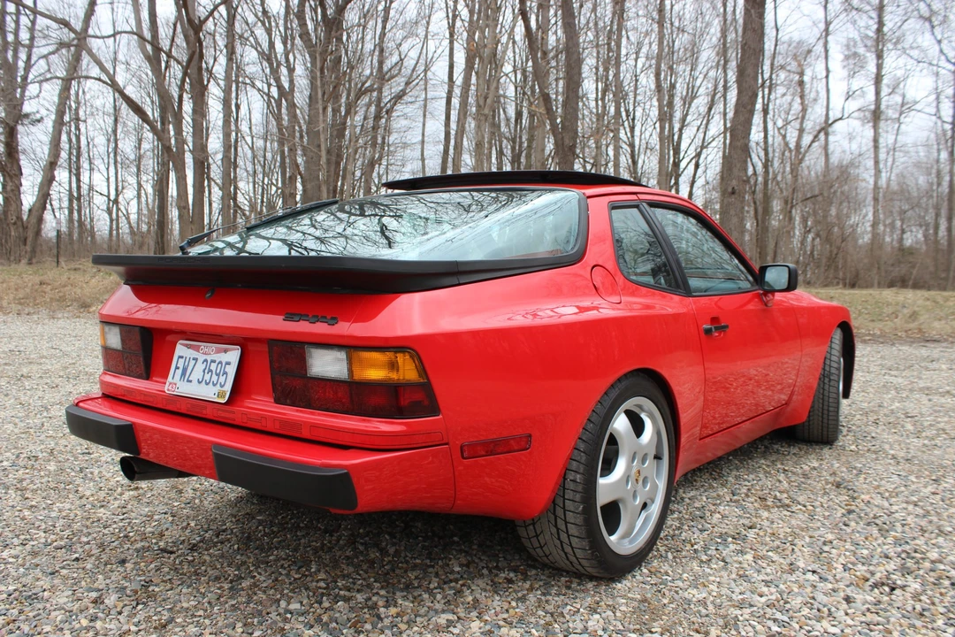 1986 Porsche 944 - Image 11 of 31