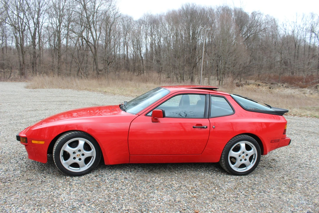 1986 Porsche 944 - Image 6 of 31
