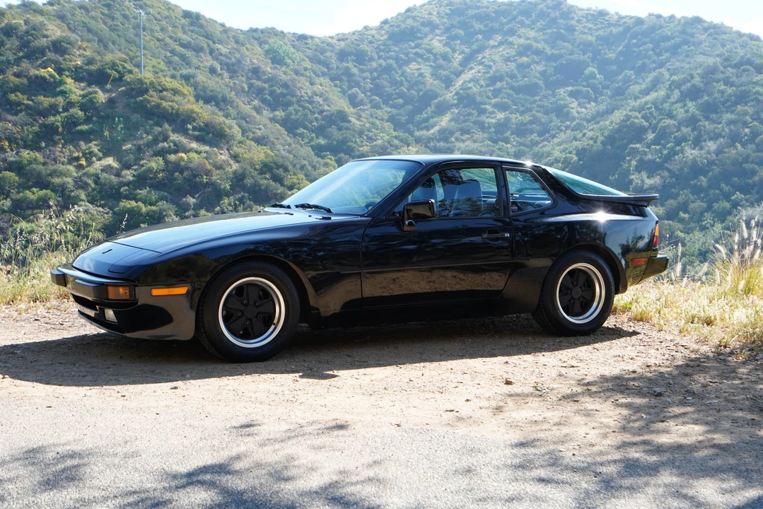 1986 Porsche 944 - Image 15 of 31
