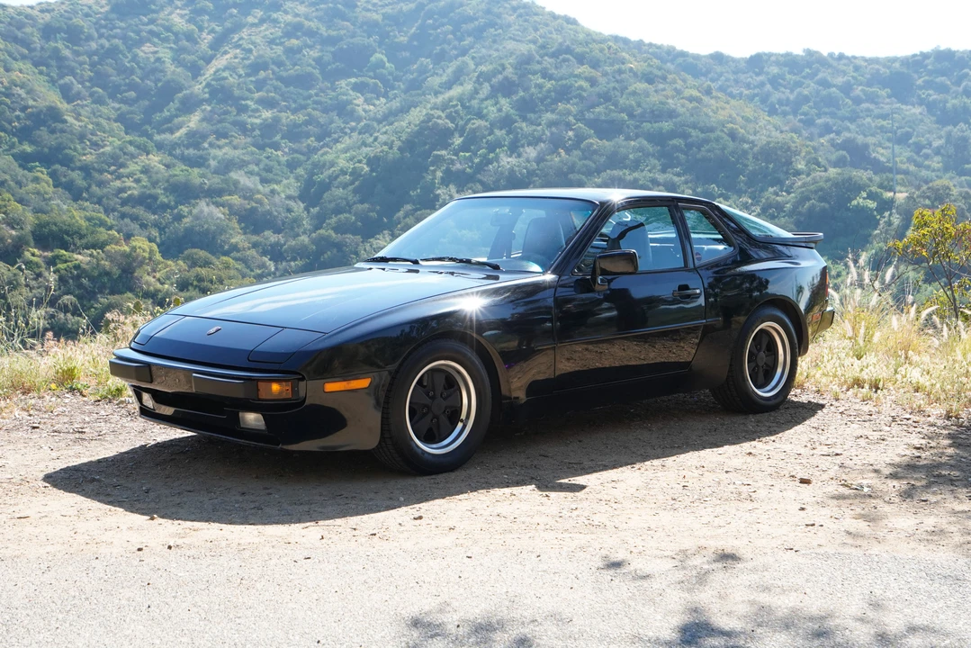 1986 Porsche 944 - Image 13 of 31