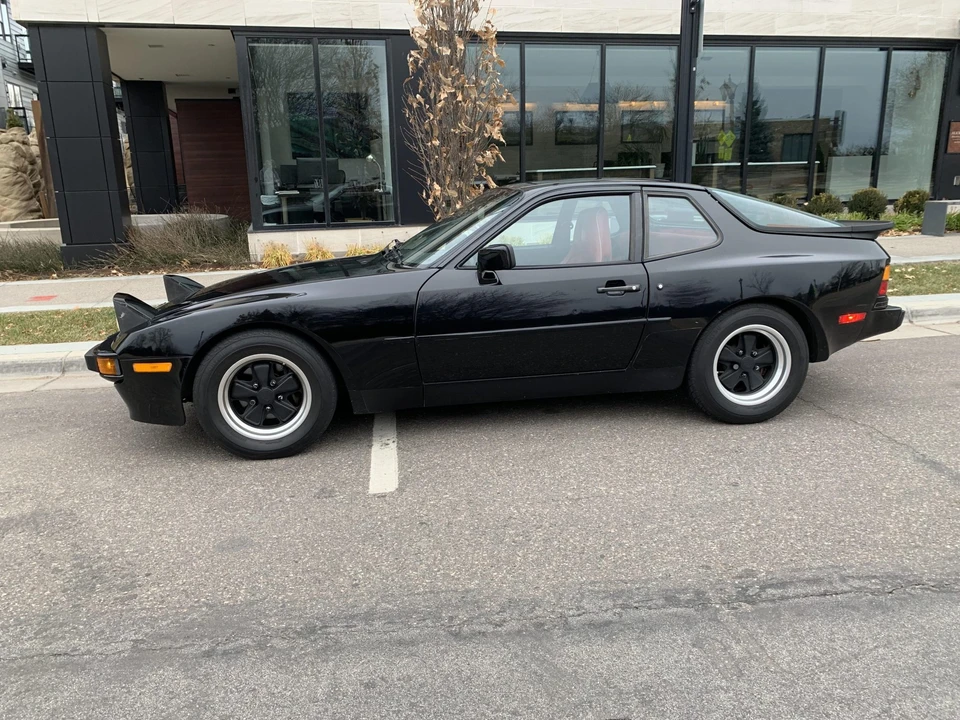 1986 Porsche 944 - Image 4 of 31