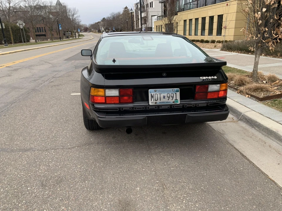 1986 Porsche 944 - Image 9 of 31