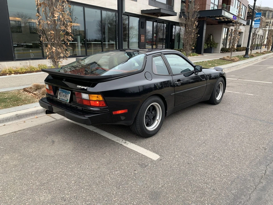 1986 Porsche 944 - Image 12 of 31