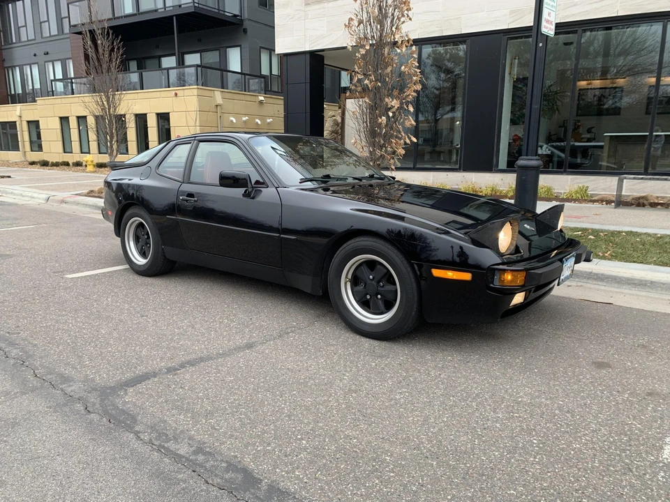 1986 Porsche 944 - Image 15 of 31