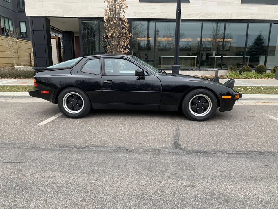1986 Porsche 944 - Image 14 of 31