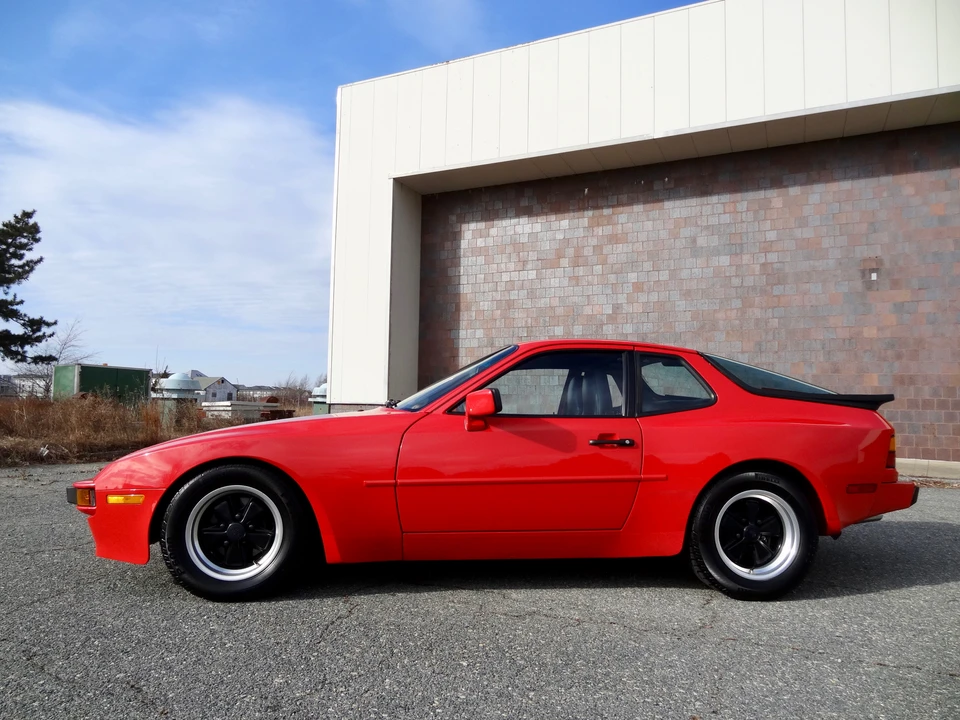 1986 Porsche 944 - Image 11 of 31