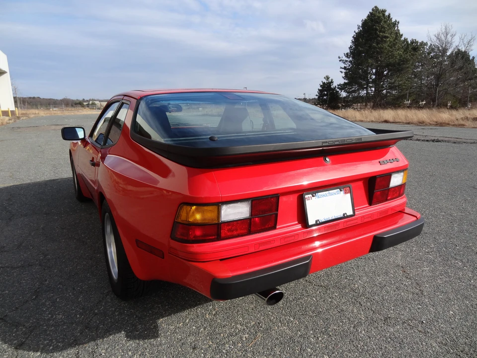 1986 Porsche 944 - Image 14 of 31