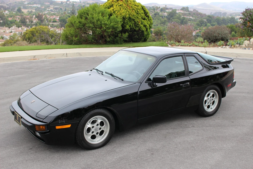 1986 Porsche 944 - Image 8 of 31