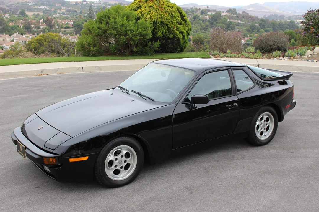 1986 Porsche 944 - Image 9 of 31