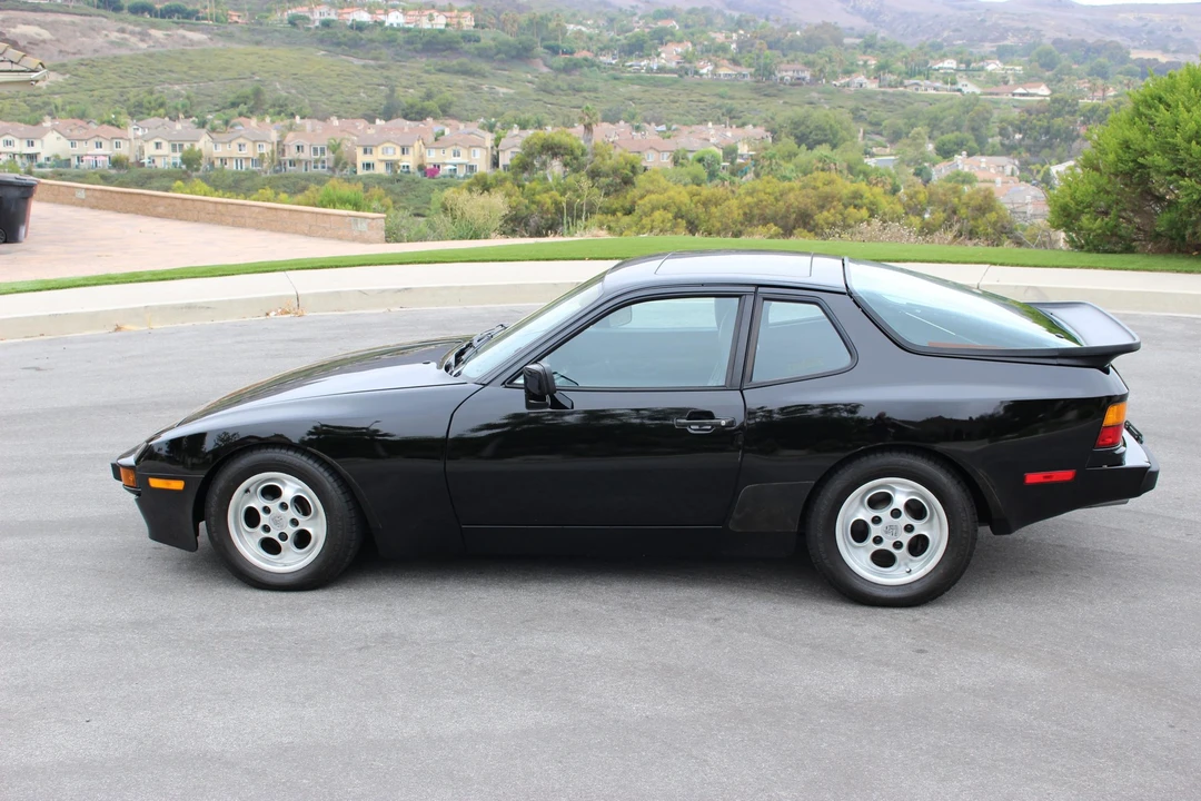 1986 Porsche 944 - Image 12 of 31