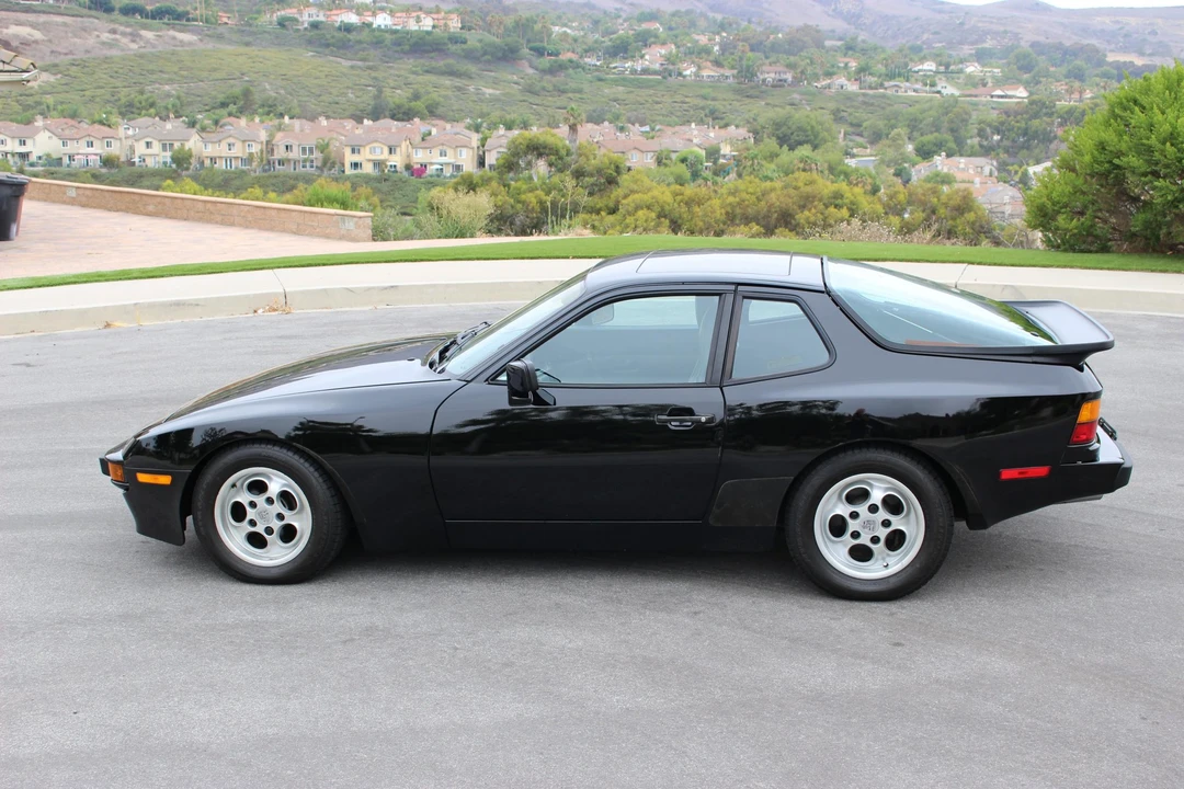 1986 Porsche 944 - Image 13 of 31