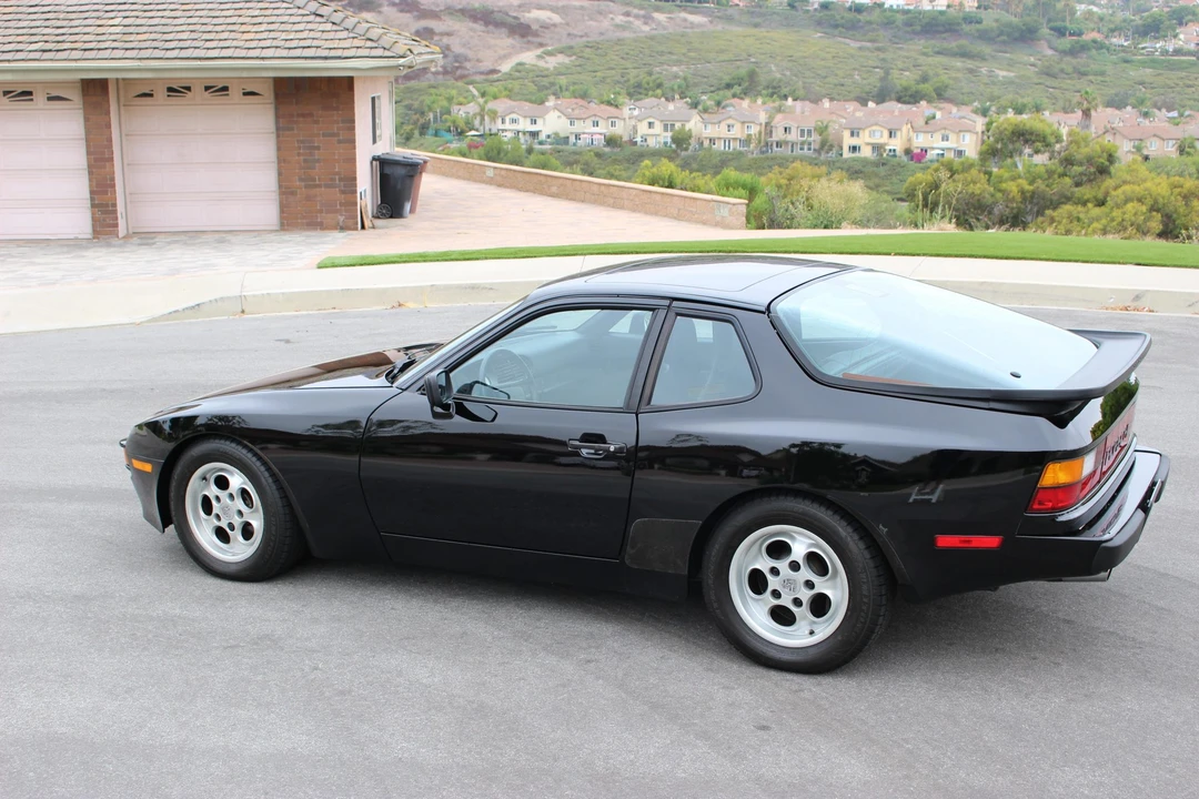 1986 Porsche 944 - Image 14 of 31