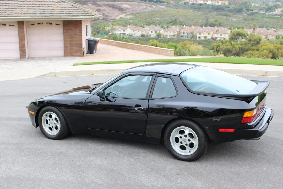 1986 Porsche 944 - Image 15 of 31