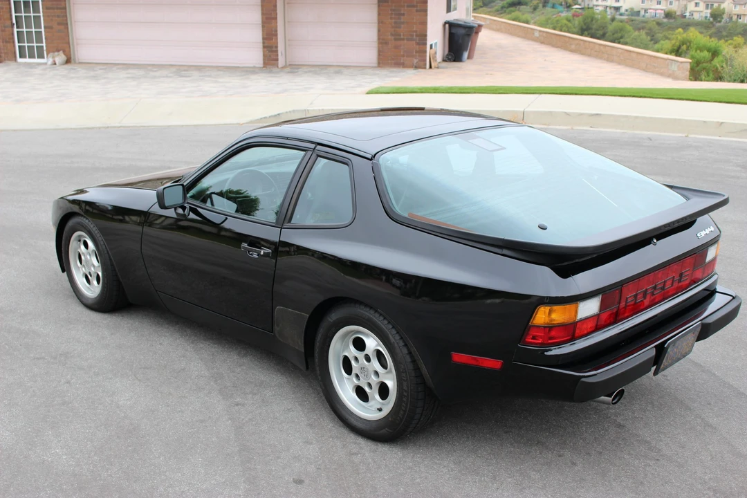 1986 Porsche 944 - Image 18 of 31