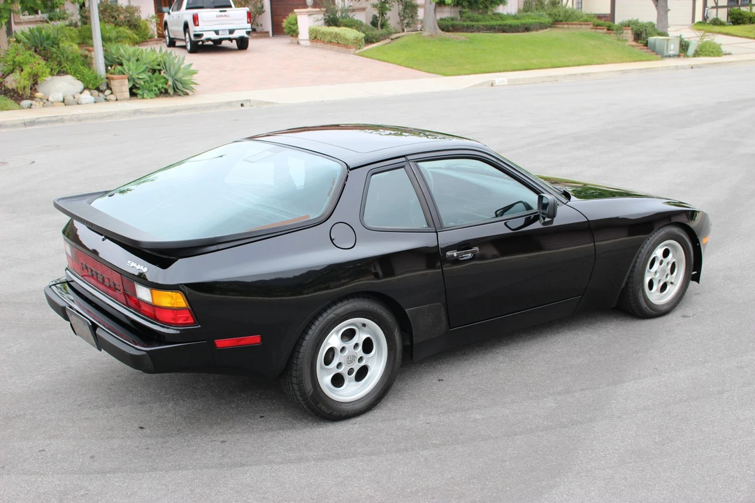 1986 Porsche 944 - Image 27 of 31