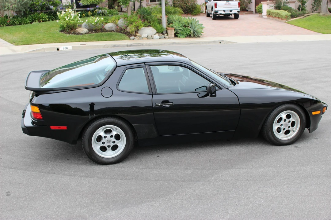 1986 Porsche 944 - Image 28 of 31