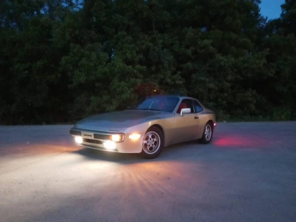 1986 Porsche 944 - Image 13 of 31