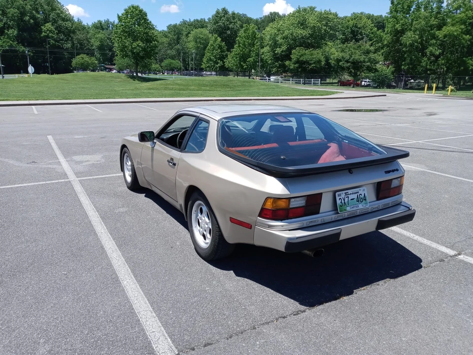 1986 Porsche 944 - Image 4 of 31