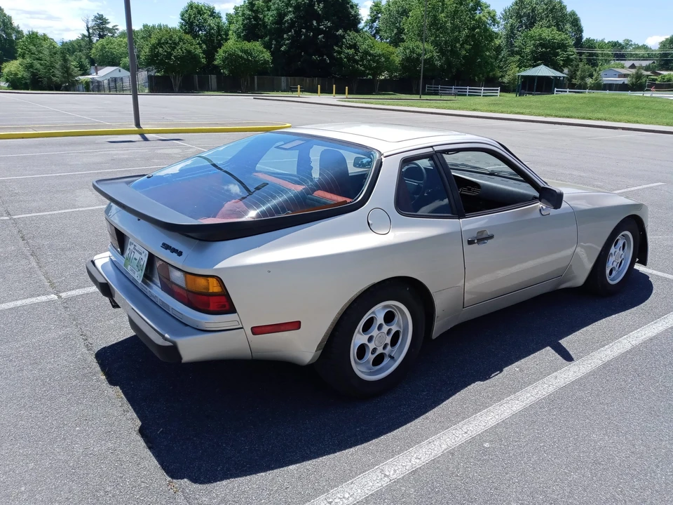 1986 Porsche 944 - Image 7 of 31