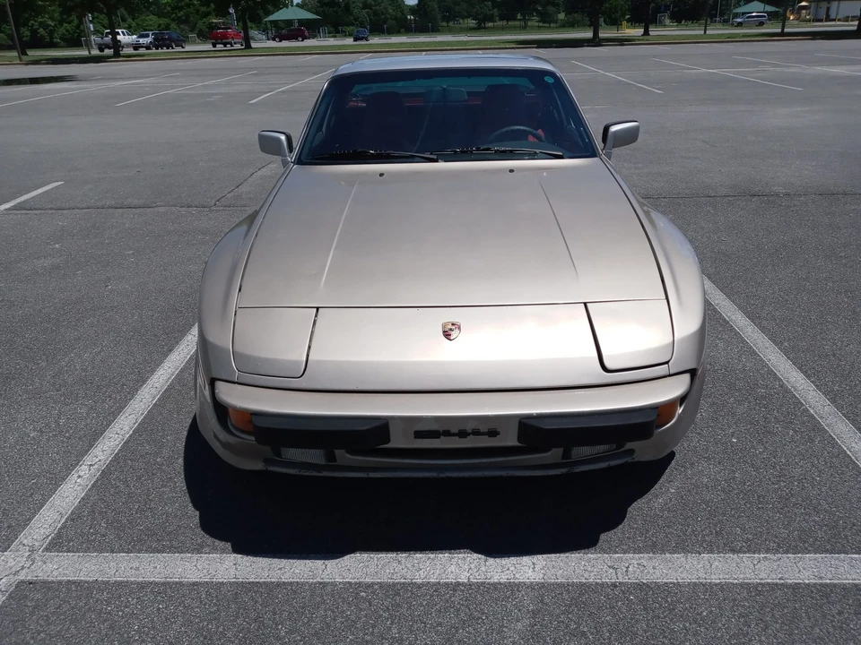 1986 Porsche 944 - Image 11 of 31