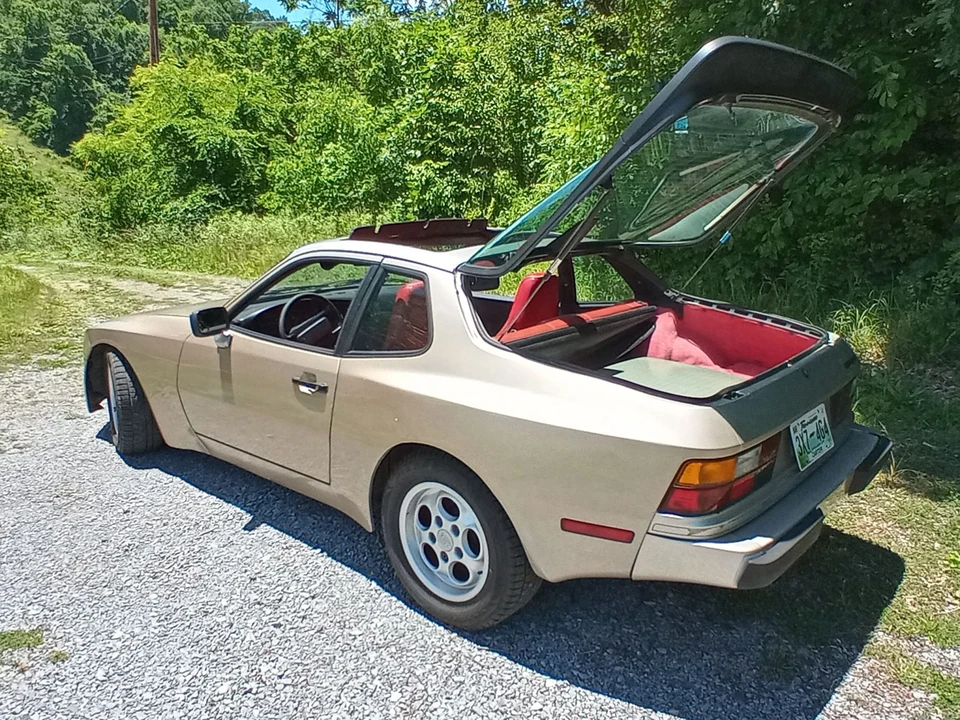1986 Porsche 944 - Image 12 of 31