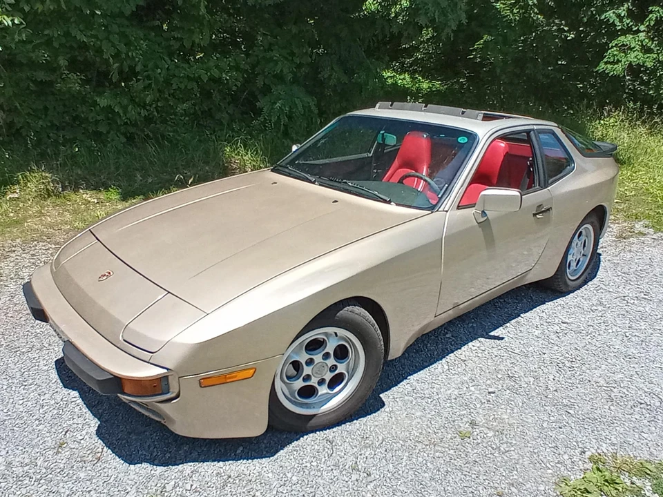 1986 Porsche 944 - Image 2 of 31