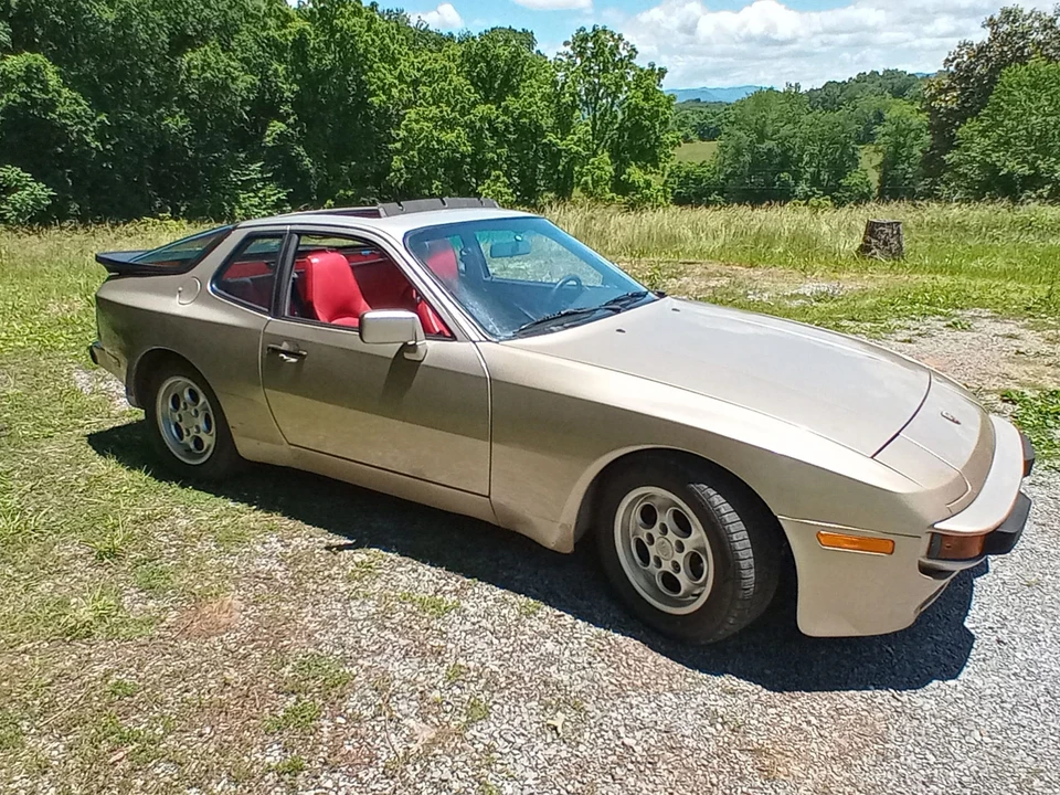 1986 Porsche 944 - Image 9 of 31