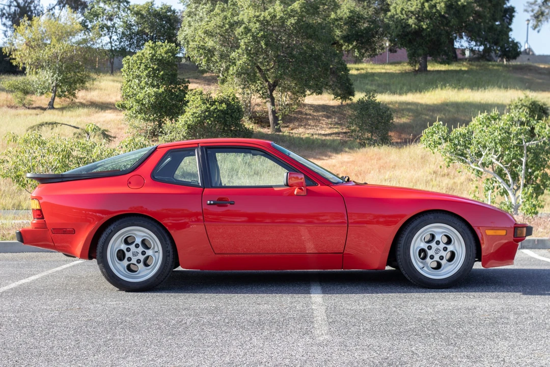 1986 Porsche 944 - Image 11 of 31
