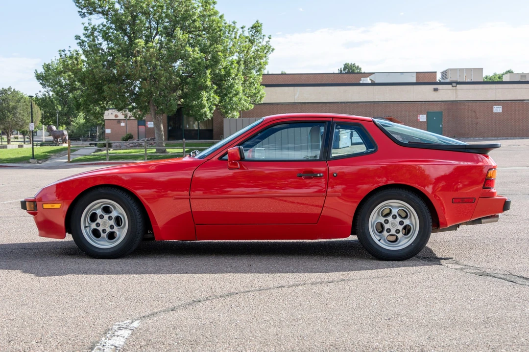 1986 Porsche 944 - Image 9 of 31