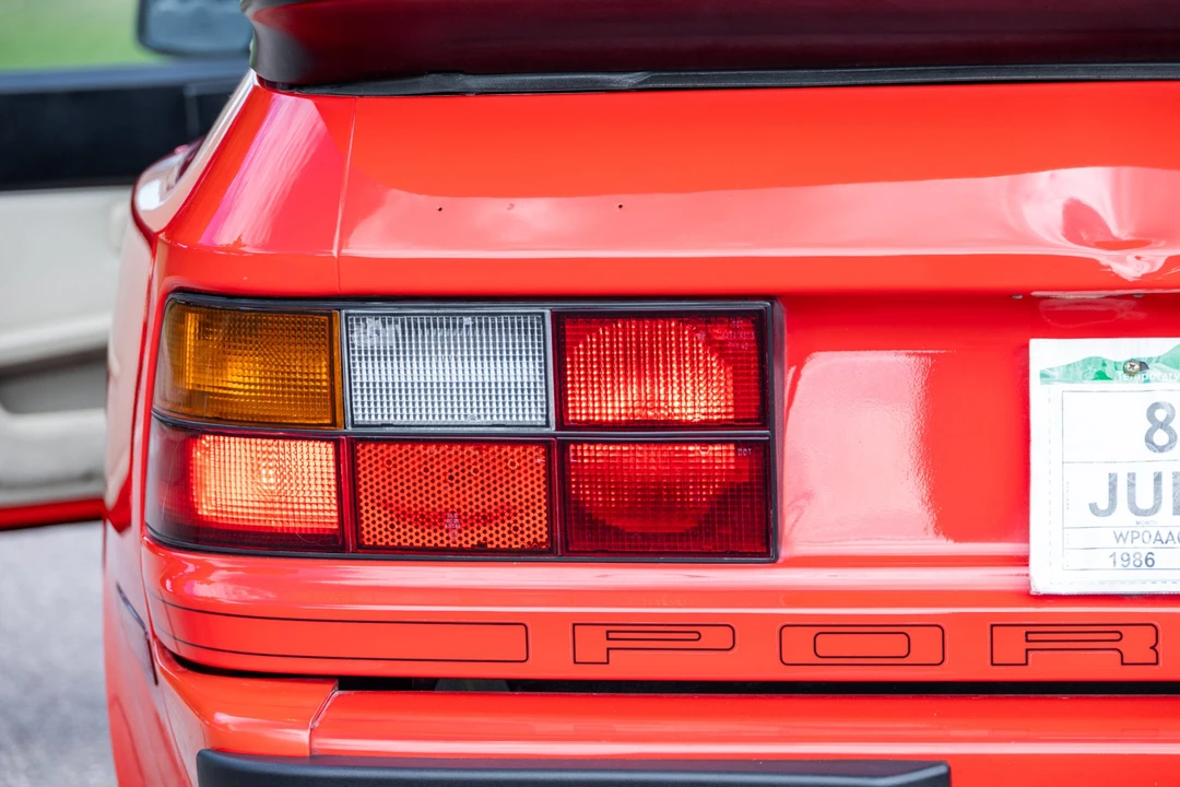 1986 Porsche 944 - Image 13 of 31