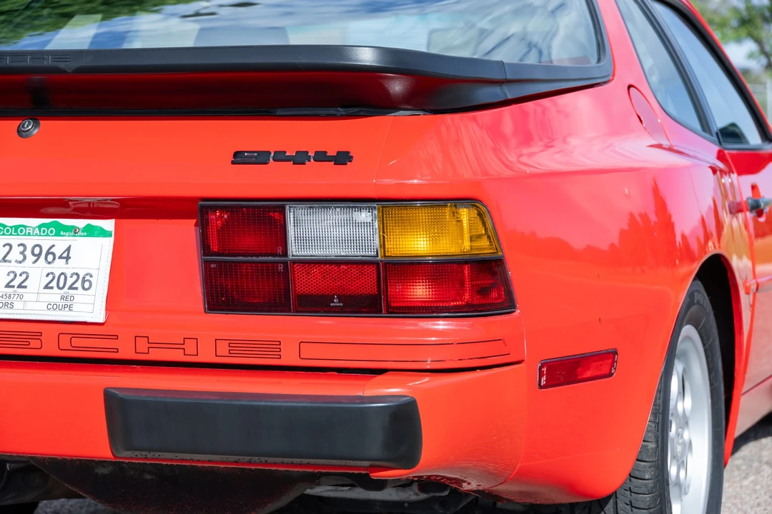1986 Porsche 944 - Image 18 of 31