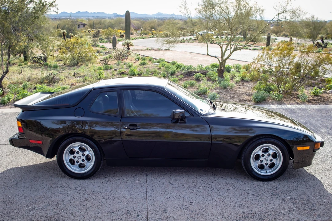 1986 Porsche 944 - Image 9 of 31