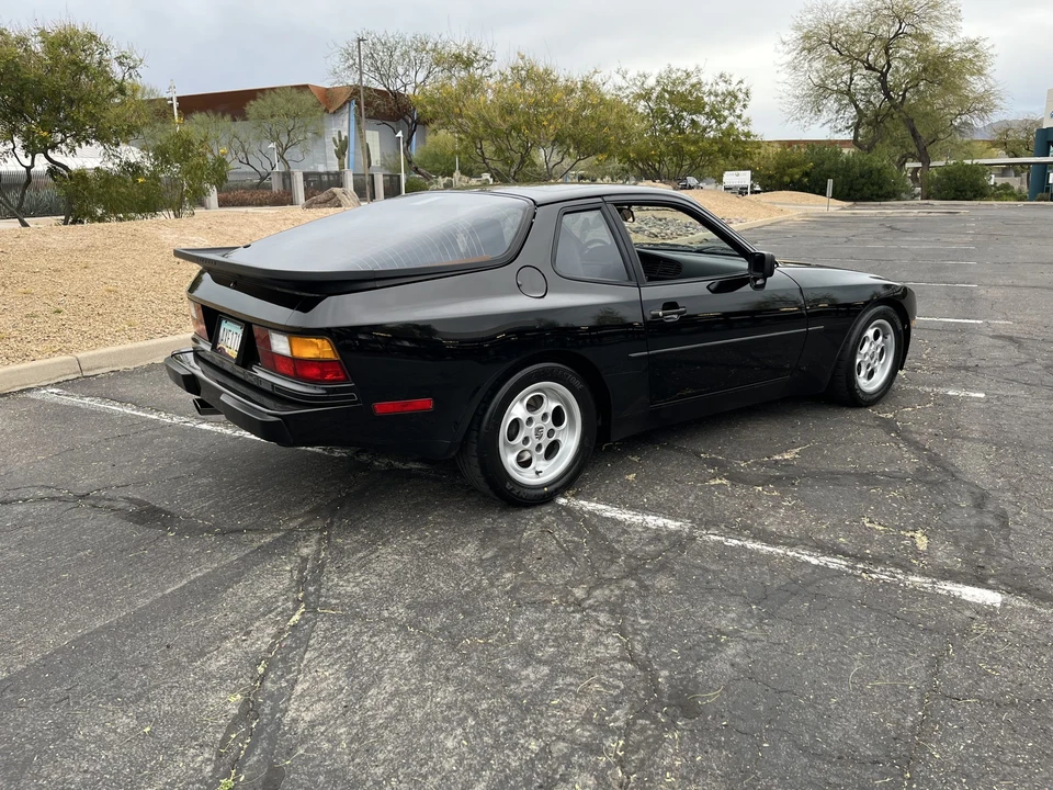 1986 Porsche 944 - Image 10 of 31