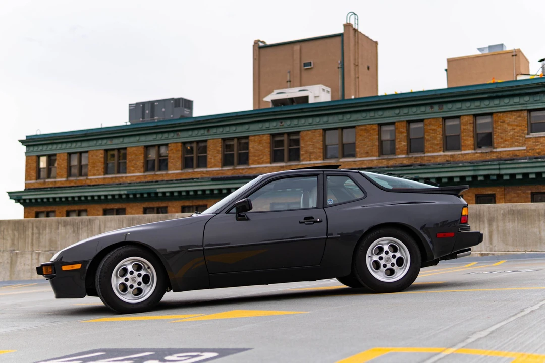1986 Porsche 944 - Image 2 of 31