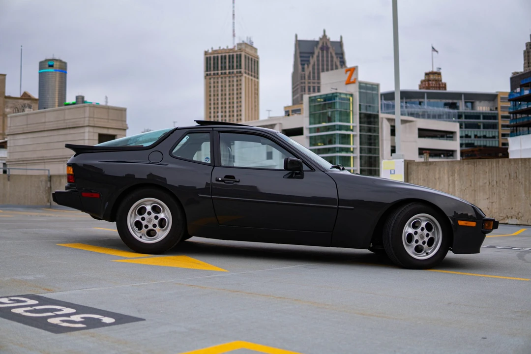 1986 Porsche 944 - Image 9 of 31
